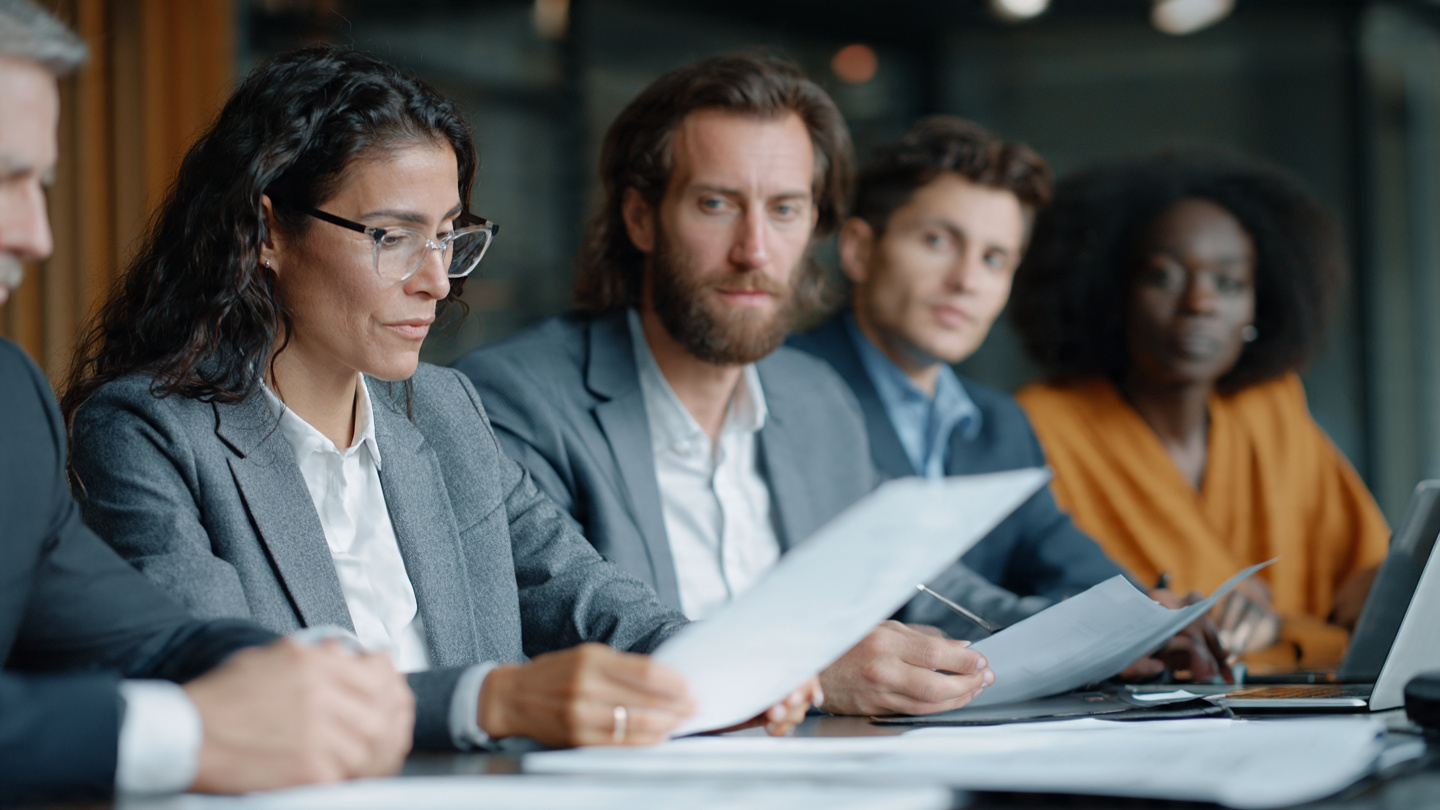 You are currently viewing How to Manage HOA Vendor Selection in Florida?